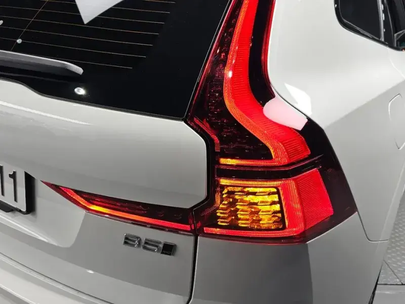 2025 Volvo XC60 с пробегом 4 464 км