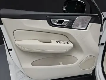 2025 Volvo XC60 с пробегом 4 464 км