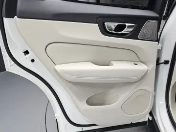 2025 Volvo XC60 с пробегом 4 464 км