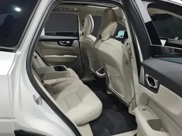 2025 Volvo XC60 с пробегом 4 464 км