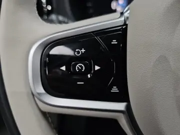 2025 Volvo XC60 с пробегом 4 464 км