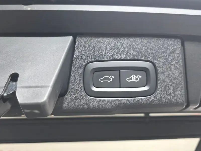 2024 Volvo XC60 с пробегом 18 694 км