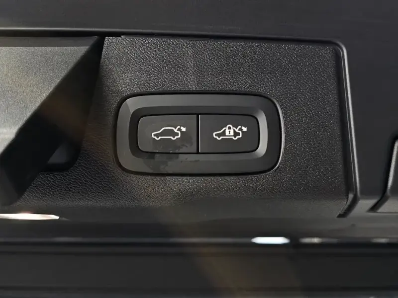2025 Volvo XC60 с пробегом 4 464 км