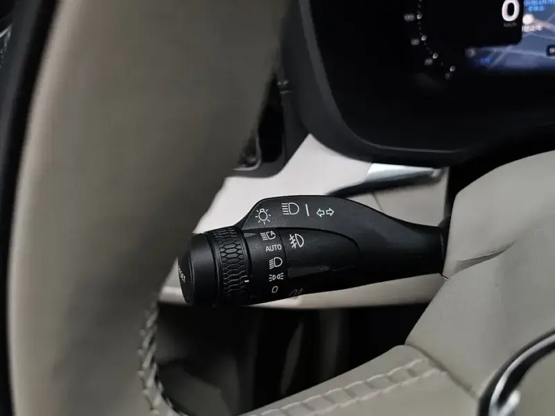2025 Volvo XC60 с пробегом 4 464 км