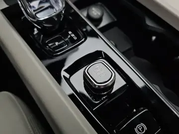 2025 Volvo XC60 с пробегом 4 464 км