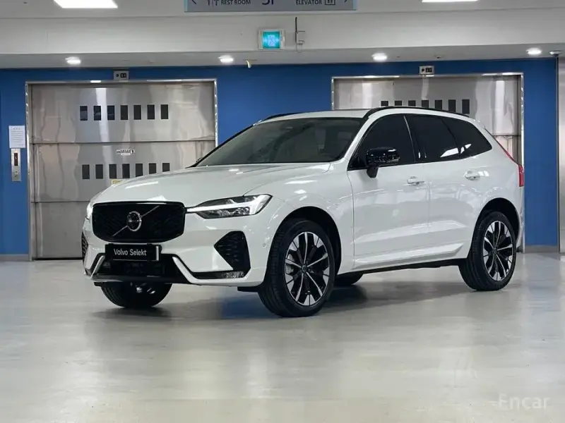 2025 Volvo XC60 с пробегом 3 037 км