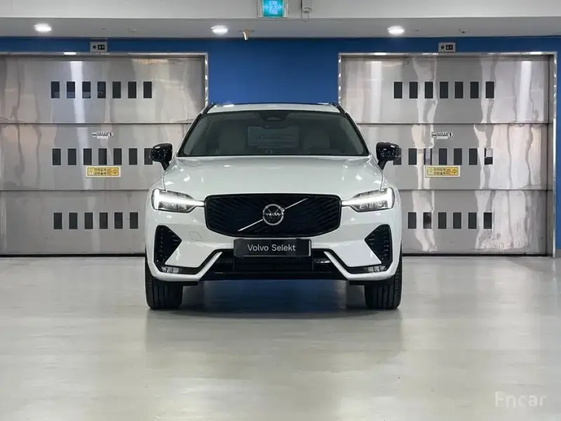 2025 Volvo XC60 с пробегом 3 037 км