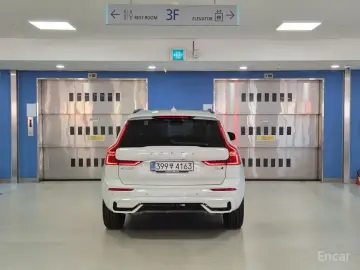 2025 Volvo XC60 с пробегом 3 037 км
