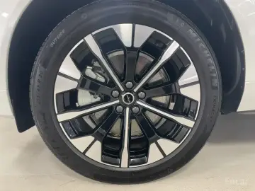 2025 Volvo XC60 с пробегом 3 037 км