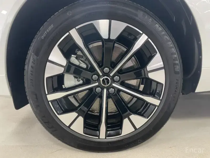 2025 Volvo XC60 с пробегом 3 037 км