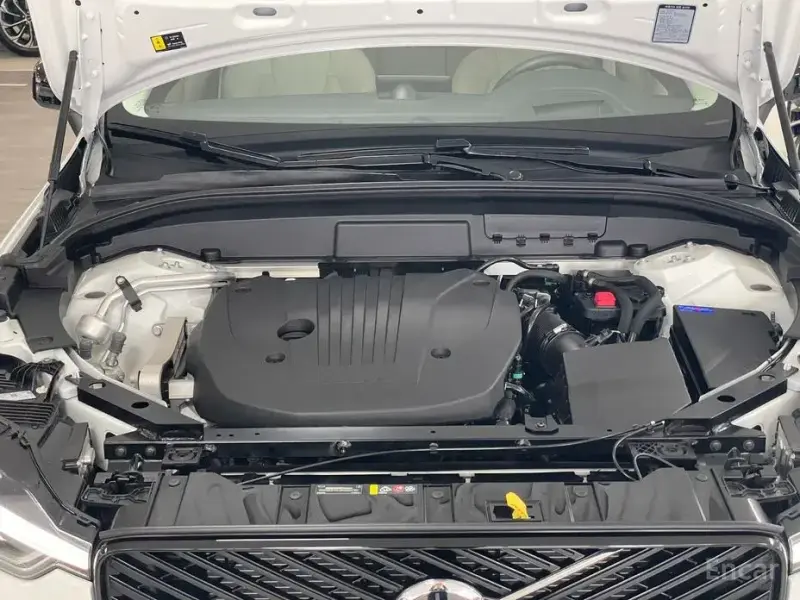 2025 Volvo XC60 с пробегом 3 037 км