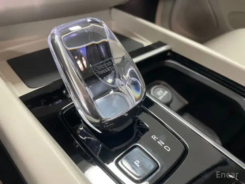 2025 Volvo XC60 с пробегом 3 037 км