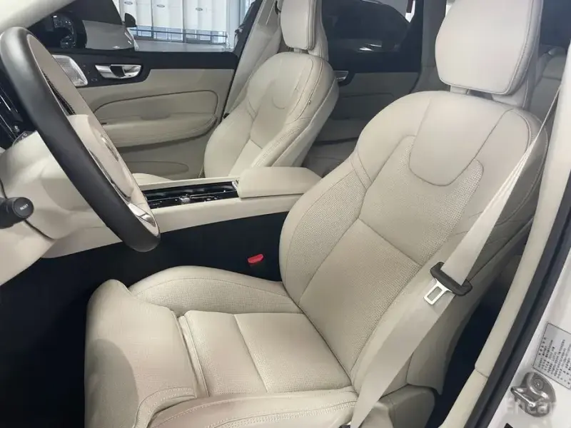 2025 Volvo XC60 с пробегом 3 037 км