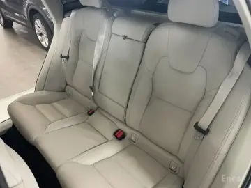 2025 Volvo XC60 с пробегом 3 037 км