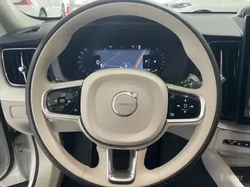 2025 Volvo XC60 с пробегом 3 037 км