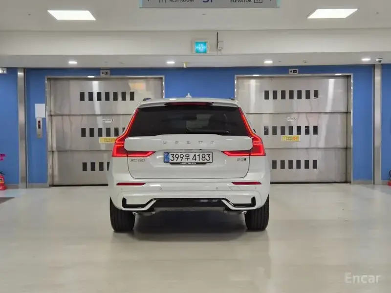 2025 Volvo XC60 с пробегом 4 291 км