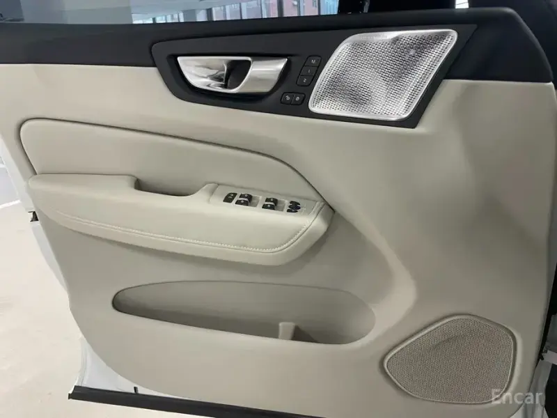 2025 Volvo XC60 с пробегом 4 291 км