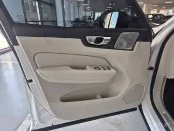 2026 Volvo XC60 с пробегом 3 040 км