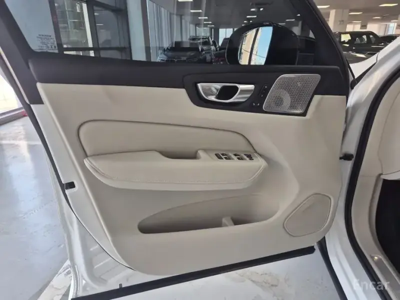 2026 Volvo XC60 с пробегом 3 040 км