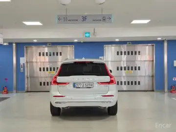 2025 Volvo XC60 с пробегом 1 330 км