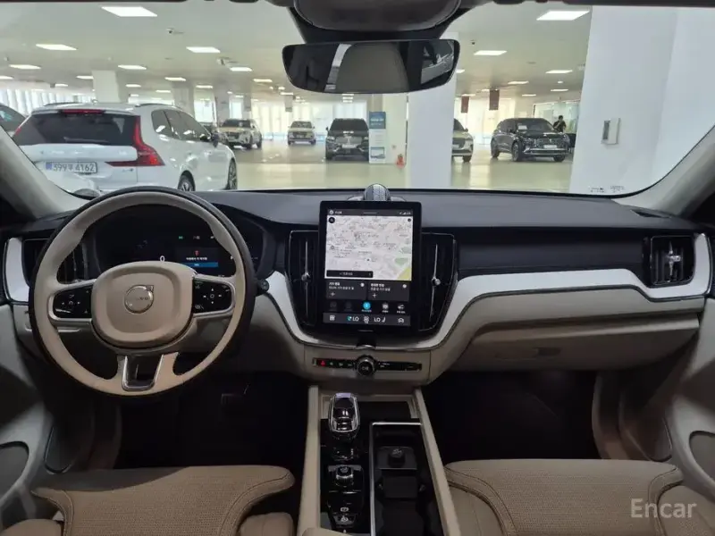 2025 Volvo XC60 с пробегом 1 330 км