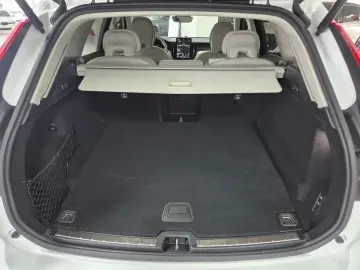2025 Volvo XC60 с пробегом 1 330 км