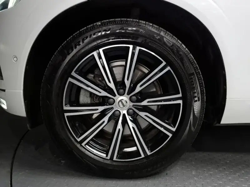 2019 Volvo XC60 с пробегом 68 743 км