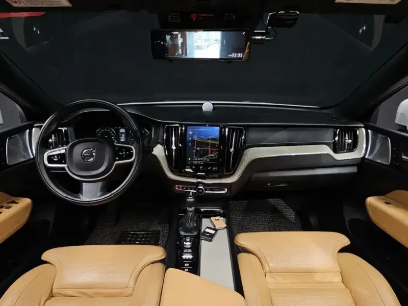 2019 Volvo XC60 с пробегом 68 743 км