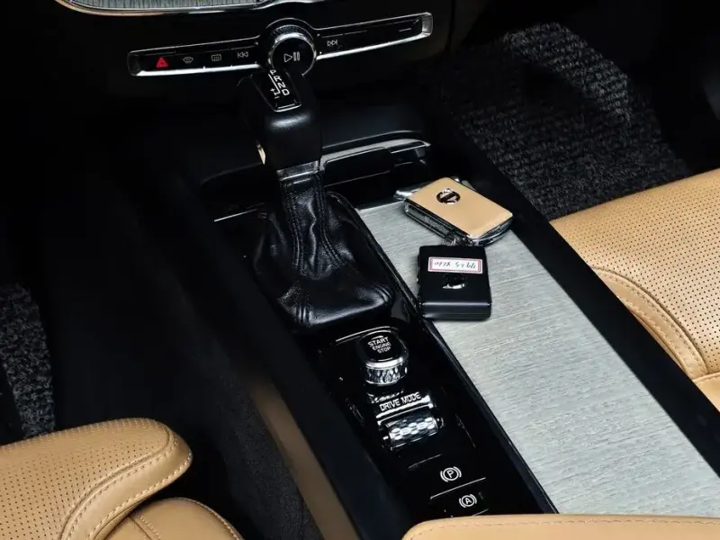 2019 Volvo XC60 с пробегом 68 743 км