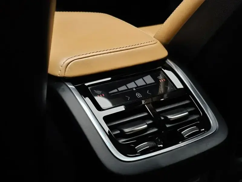 2019 Volvo XC60 с пробегом 68 743 км