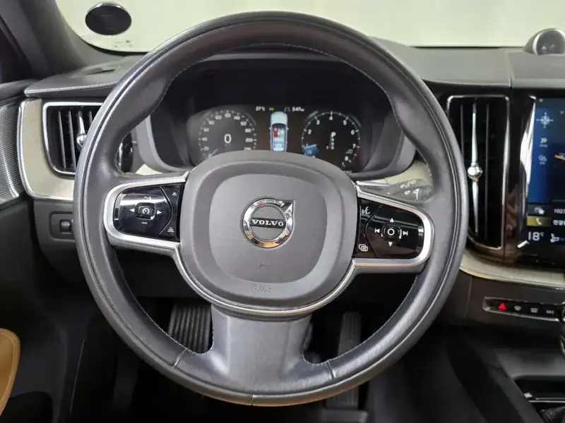 2018 Volvo XC60 с пробегом 61 275 км