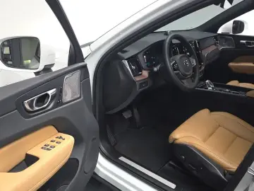 2025 Volvo XC60 с пробегом 12 849 км