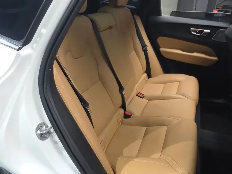 2025 Volvo XC60 с пробегом 12 849 км