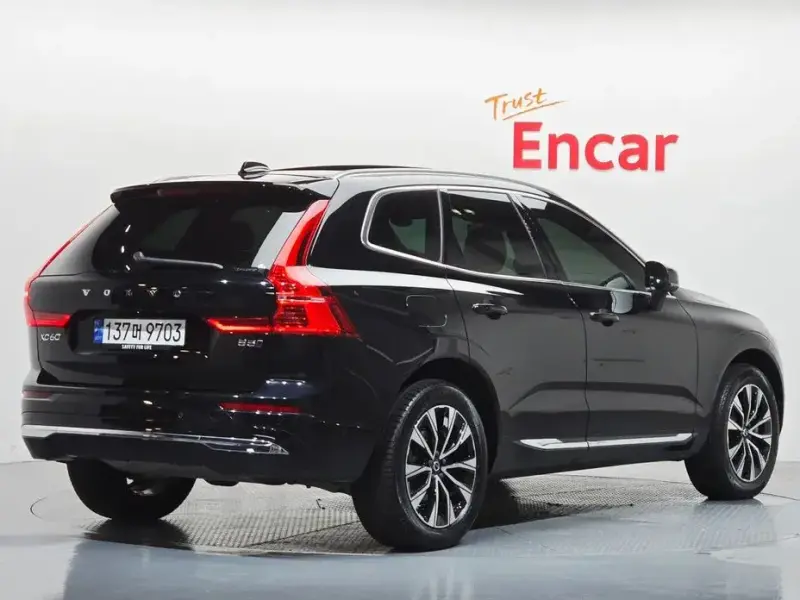 2023 Volvo XC60 с пробегом 21 811 км