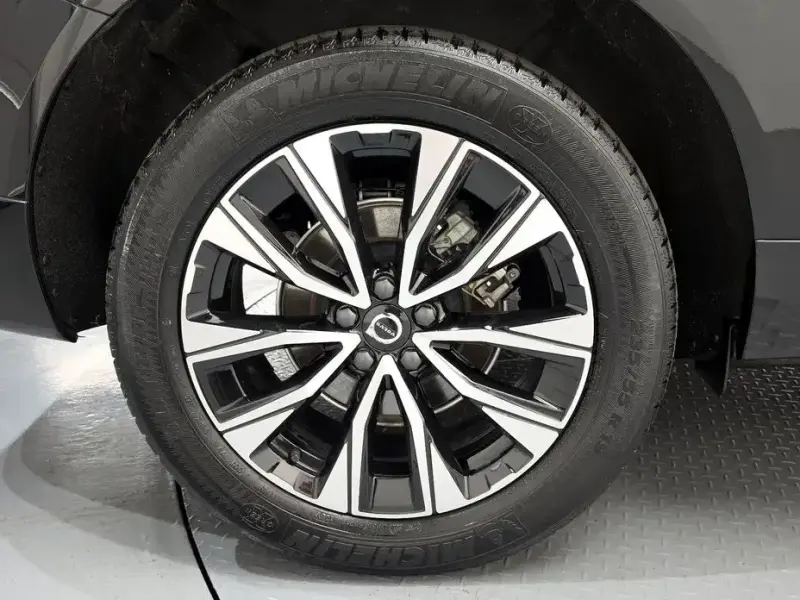 2023 Volvo XC60 с пробегом 21 811 км