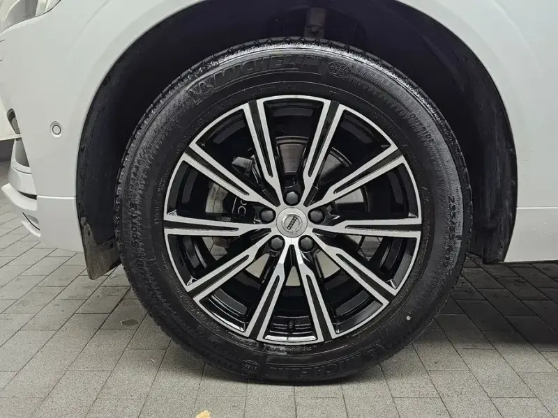 2021 Volvo XC60 с пробегом 20 348 км
