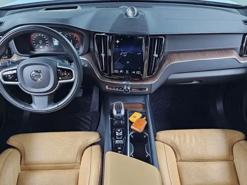 2021 Volvo XC60 с пробегом 20 348 км