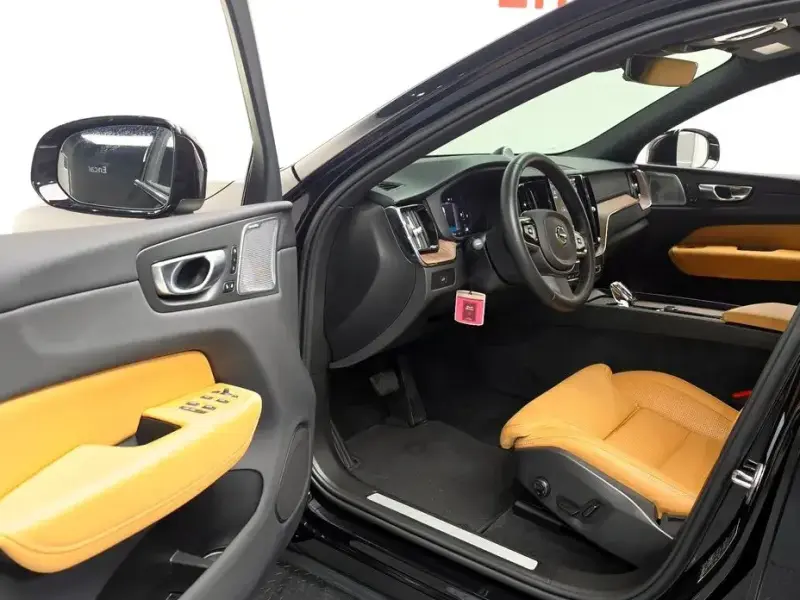 2023 Volvo XC60 с пробегом 21 811 км