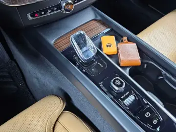 2021 Volvo XC60 с пробегом 20 348 км