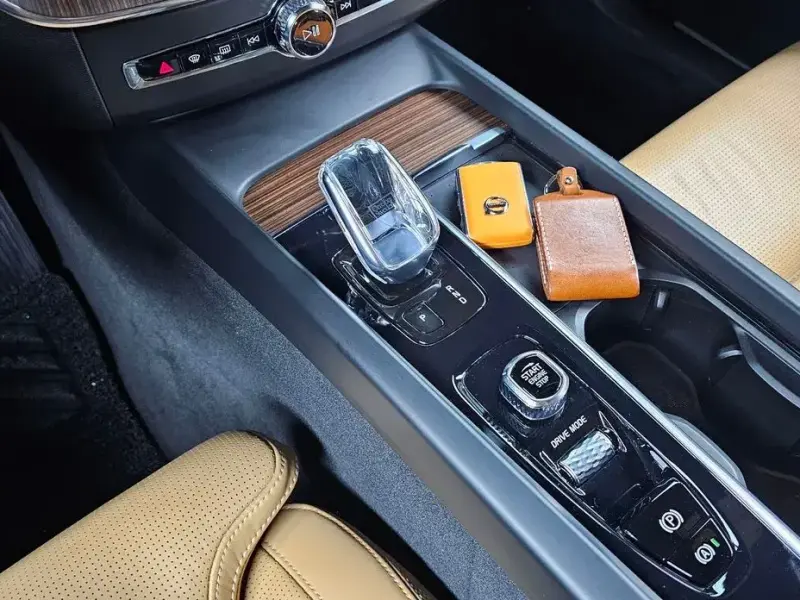 2021 Volvo XC60 с пробегом 20 348 км