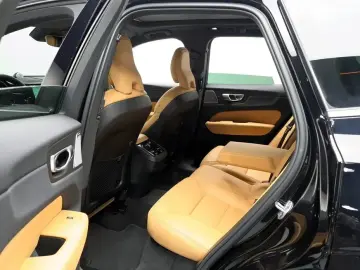 2023 Volvo XC60 с пробегом 21 811 км