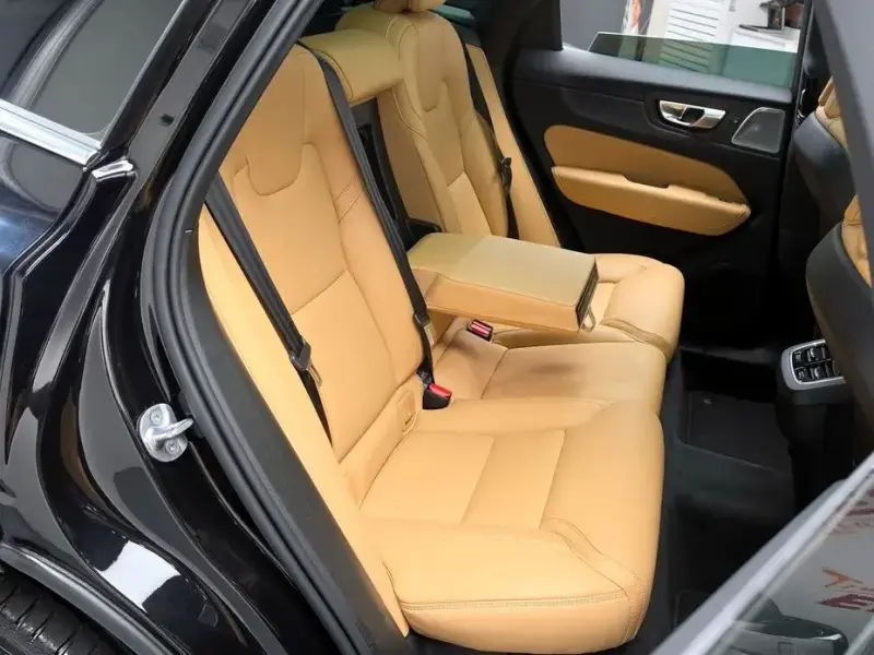 2023 Volvo XC60 с пробегом 21 811 км