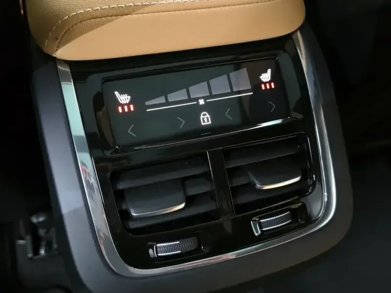 2023 Volvo XC60 с пробегом 21 811 км