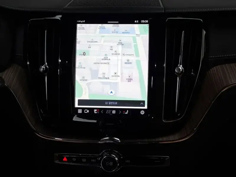 2023 Volvo XC60 с пробегом 21 811 км