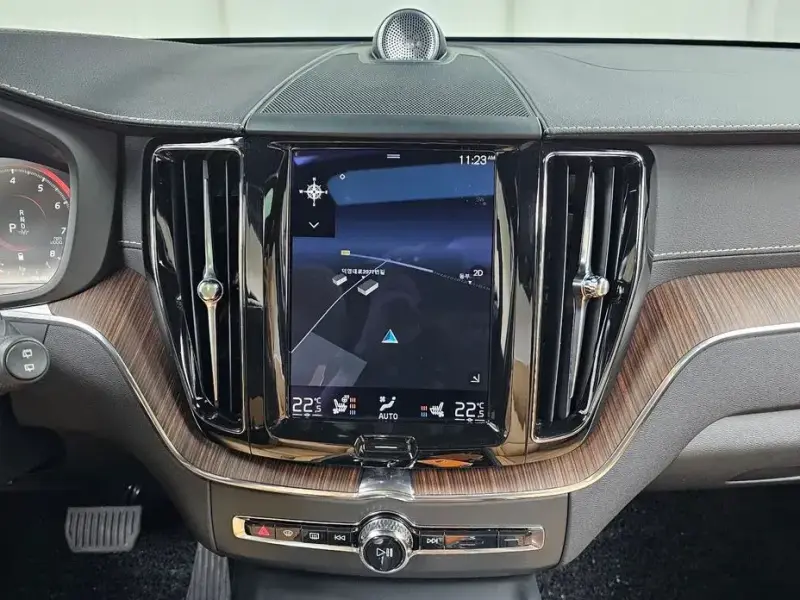 2021 Volvo XC60 с пробегом 20 348 км
