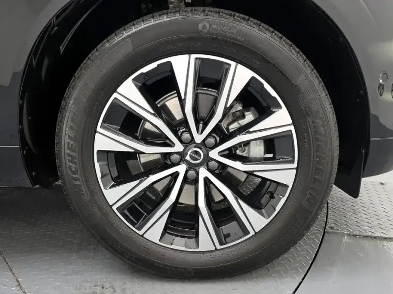 2023 Volvo XC60 с пробегом 21 811 км