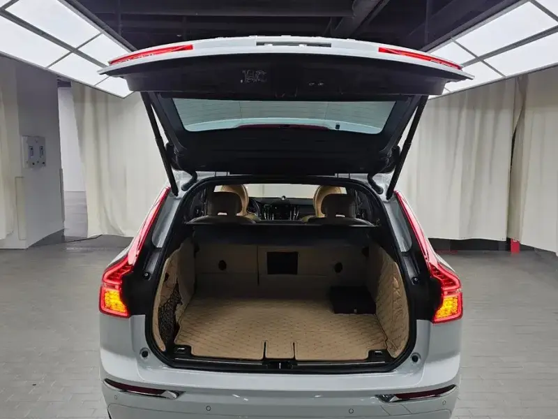 2021 Volvo XC60 с пробегом 20 348 км