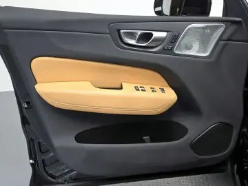 2023 Volvo XC60 с пробегом 21 811 км