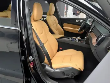 2023 Volvo XC60 с пробегом 21 811 км