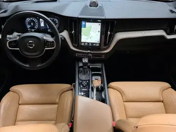 2020 Volvo XC60 с пробегом 72 169 км